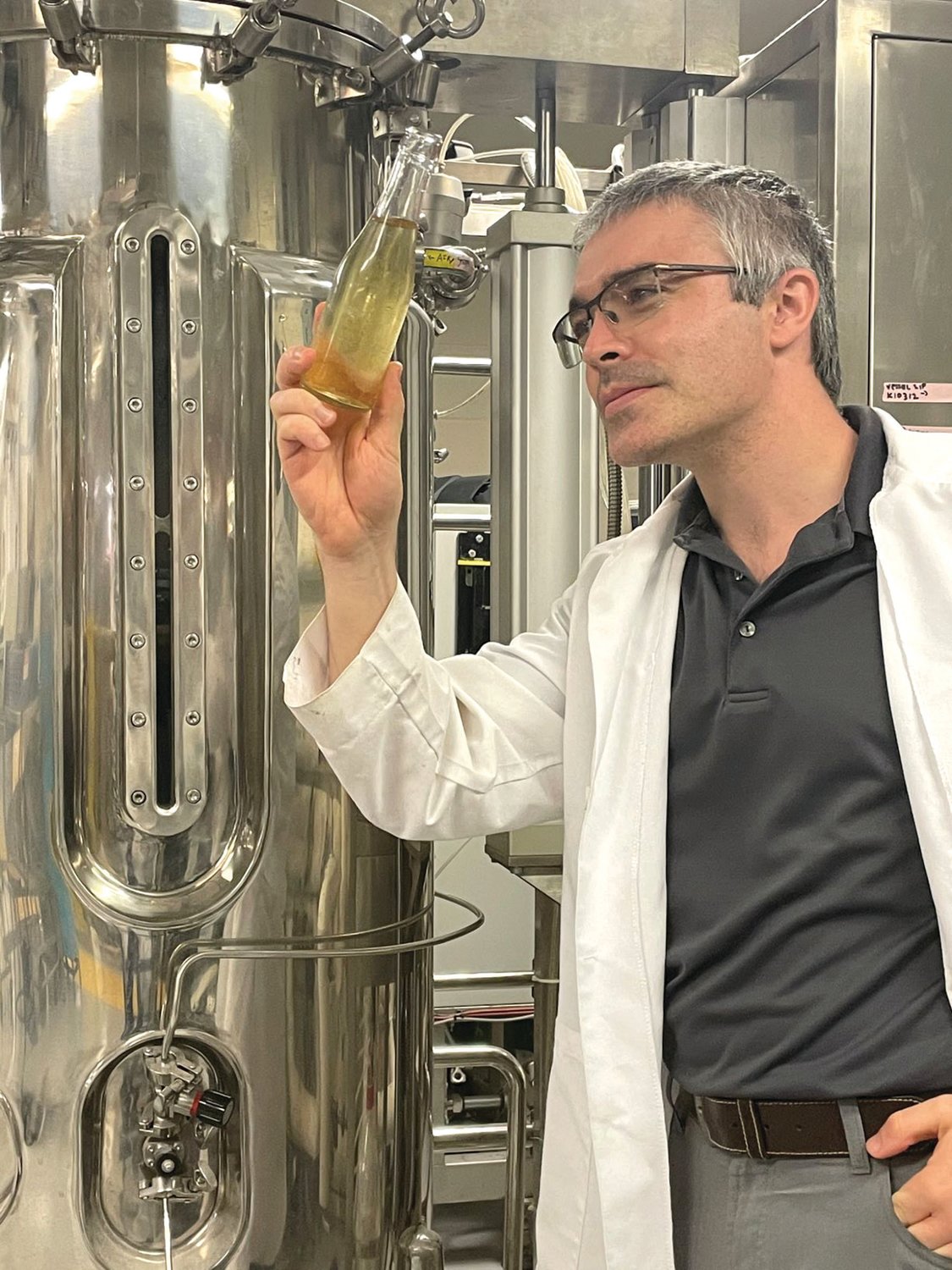 Dr. Andrew MacIntosh, an assistant professor of food science and human nutrition at UF/IFAS, is working with other scientists to find the best ways to carbonate wines. Here, he’s seen in his lab in Gainesville.